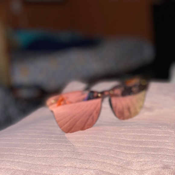 NEW Sunglasses - Picture 5 of 12